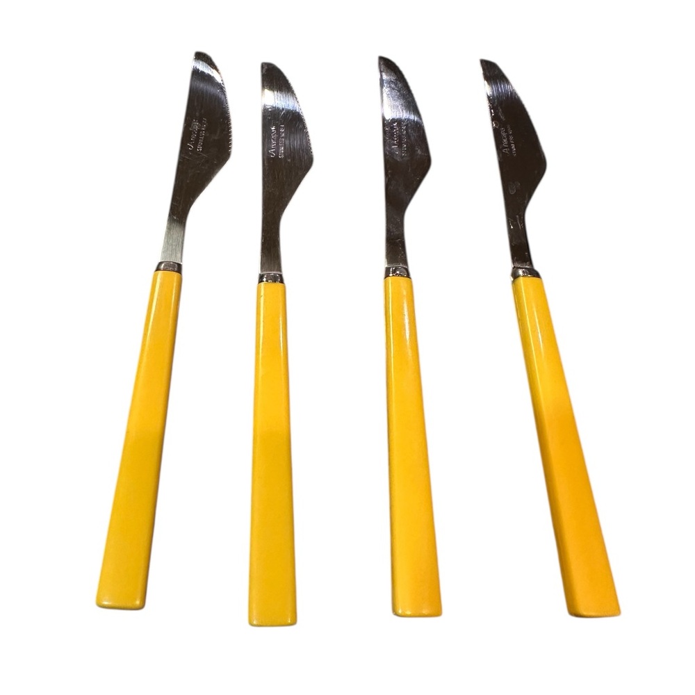 4 VINTAGE ANACAPA FORGE APF2 DINNER KNIVES YELLOW PLASTIC & STAINLESS JAPAN